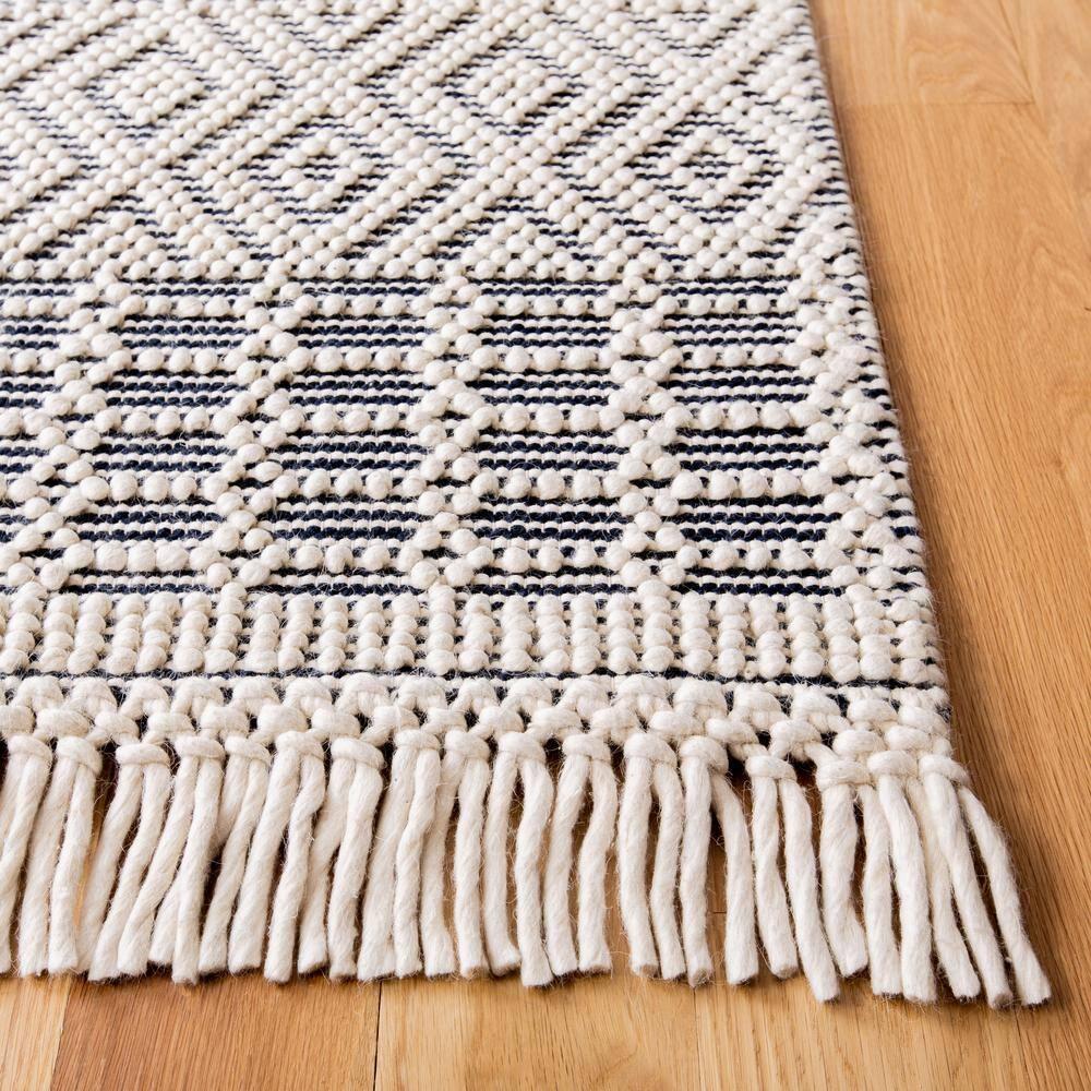 Natura NAT852 Hand Loomed Indoor Area Rug - Ivory/Navy - 8'x8' - Safavieh