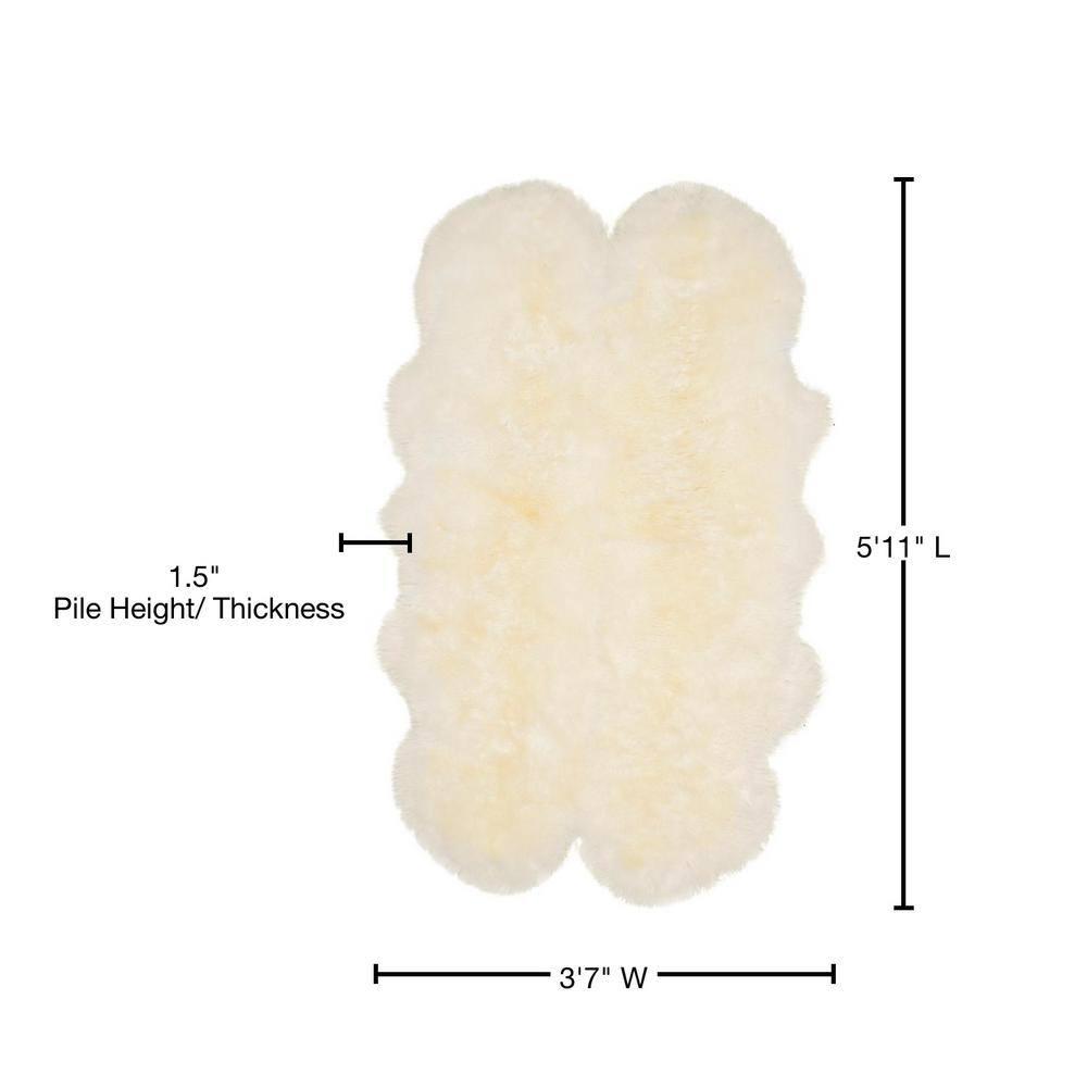 SAFAVIEH Sheep Skin Tiana Sheep Skin Area Rug, White, 3'7" x 5'11" Specialty