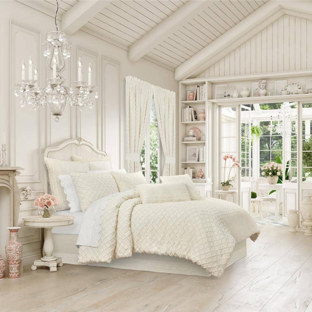 Lilith Cream Comforter Set