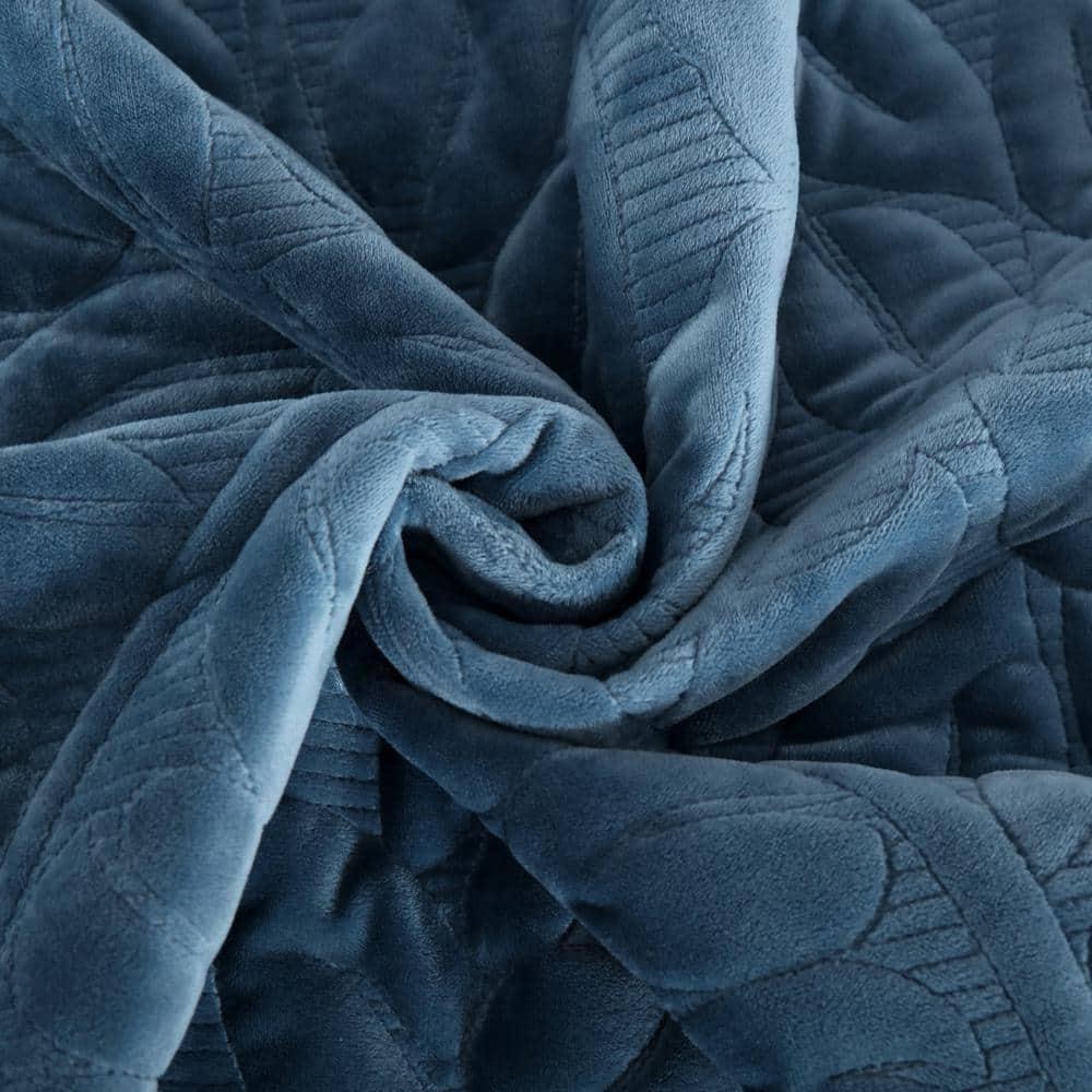 MarCielo Marcielo Oversized Embroidered Velvet Quilt Set With 2 Pillow Shams