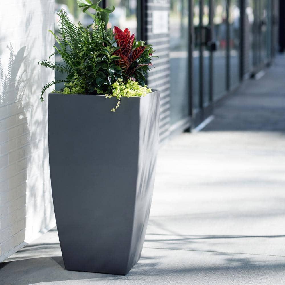 Mayne Inc. Vernamae  Resin Pot Planter With Water Reservoir