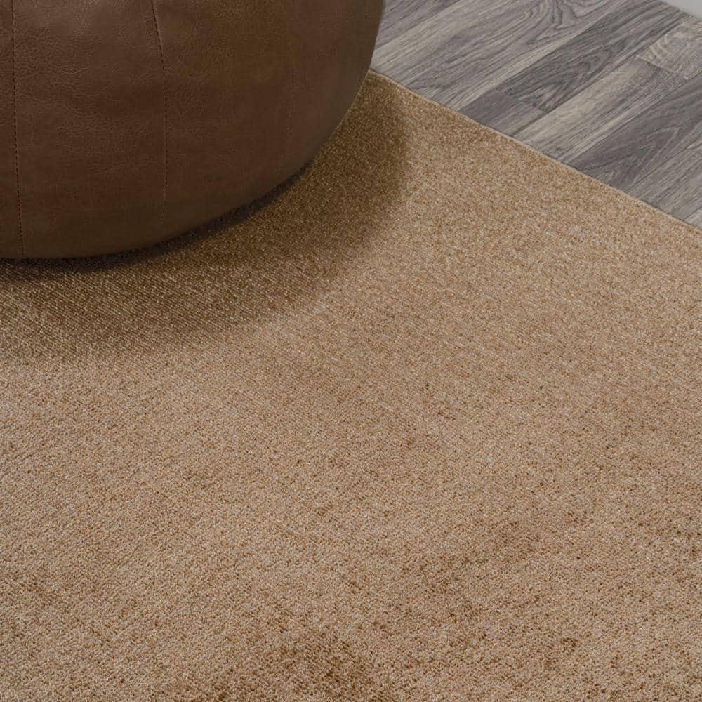 JONATHAN Y Twyla Classic Solid Low-Pile Machine-Washable Brown 4 ft. x 6 ft. Area Rug
