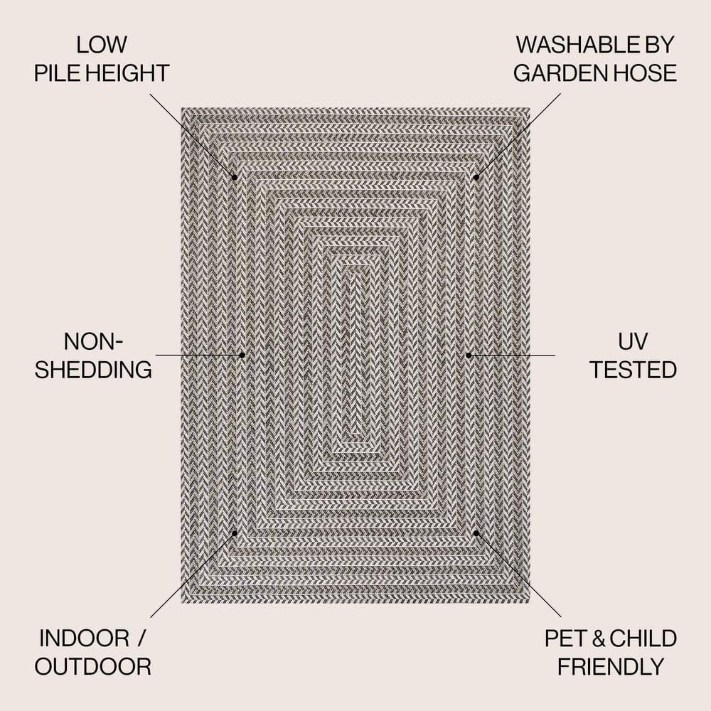 5' x 8' Chevron Modern Concentric Squares Indoor/Outdoor Area Rug, Black/Light Gray - JONATHAN Y