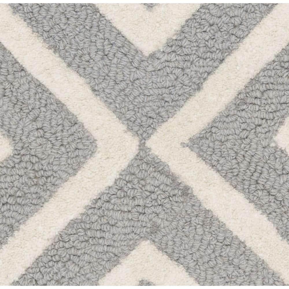Safavieh Cambridge Moroccan 8 x 10 (ft) Tufted Wool Silver/Ivory Rectangular Indoor Geometric Area rug