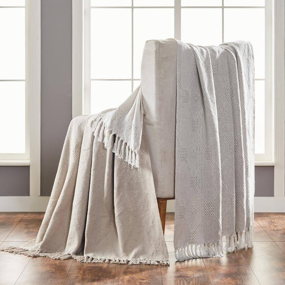 Amrapur Overseas Inc. Plain Weave / Muslin Throw Blanket