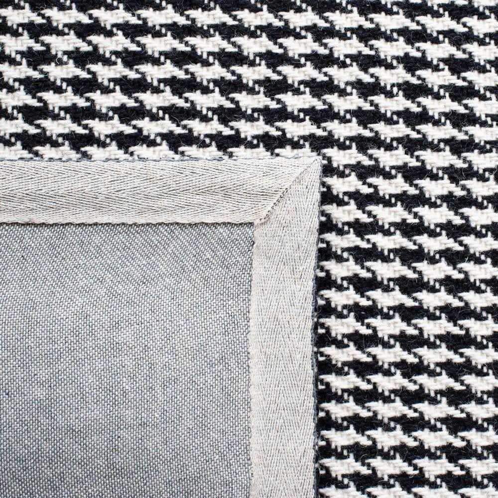 Marbella MRB319 Hand Woven Indoor Accent Rug - Black/Ivory - 3'x5' - Safavieh