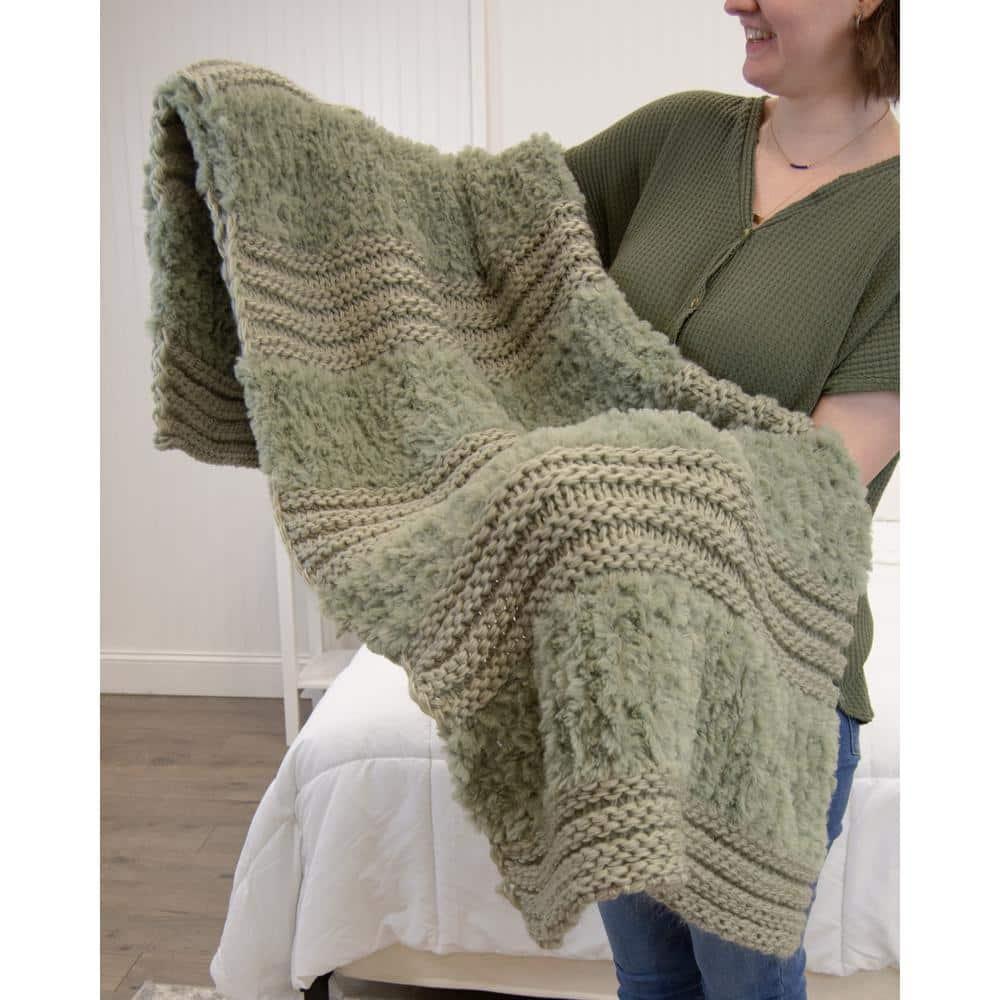 Donna Sharp Knitted Throw Blanket