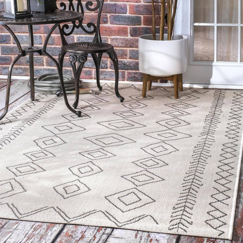 Ezri Diamond Indoor/Outdoor Area Rug for Living Room Patio Deck Front Porch Kitchen, Ivory/Dark Grey