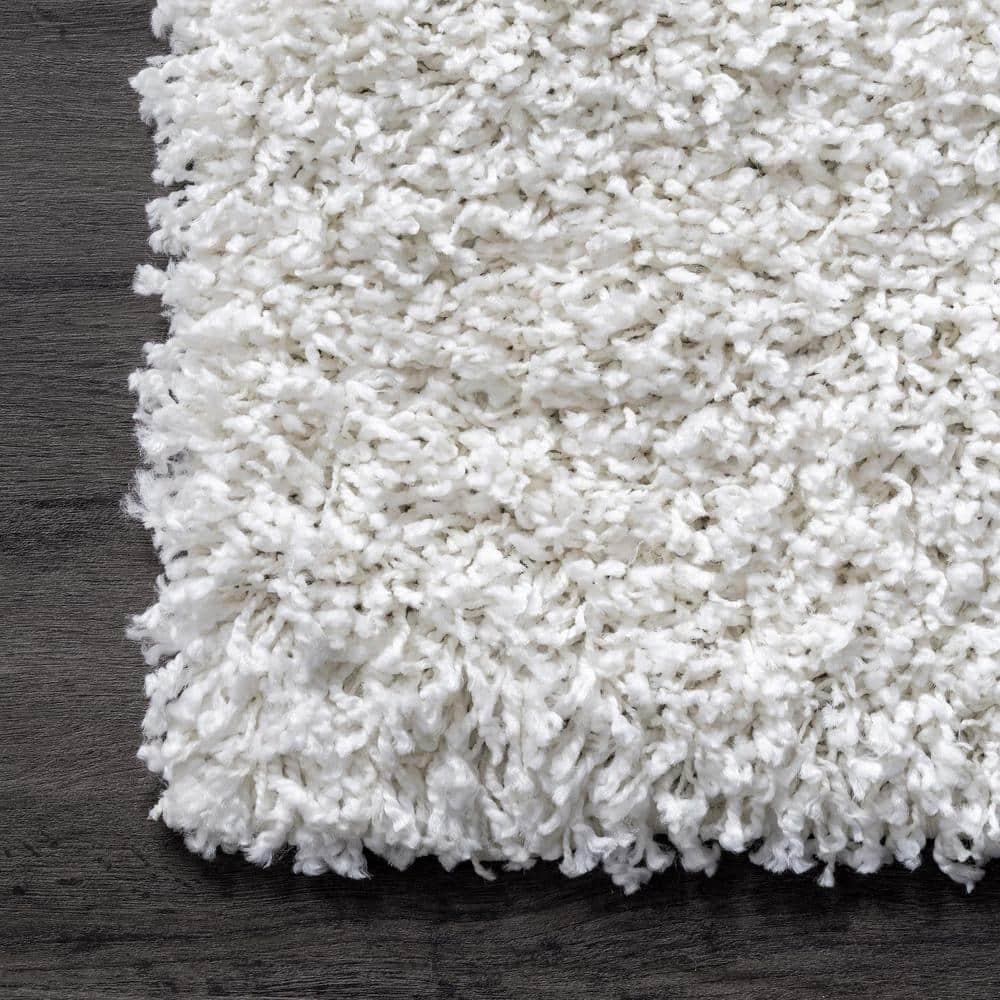 Plush Reversible White Shag Synthetic 4' x 6' Area Rug