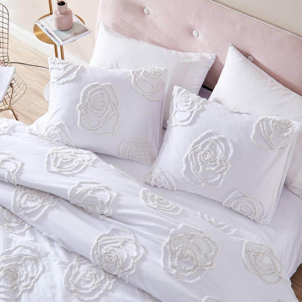 Betsey Johnson Betsey Johnson Rambling Rose Cotton Ivory Duvet Cover Set