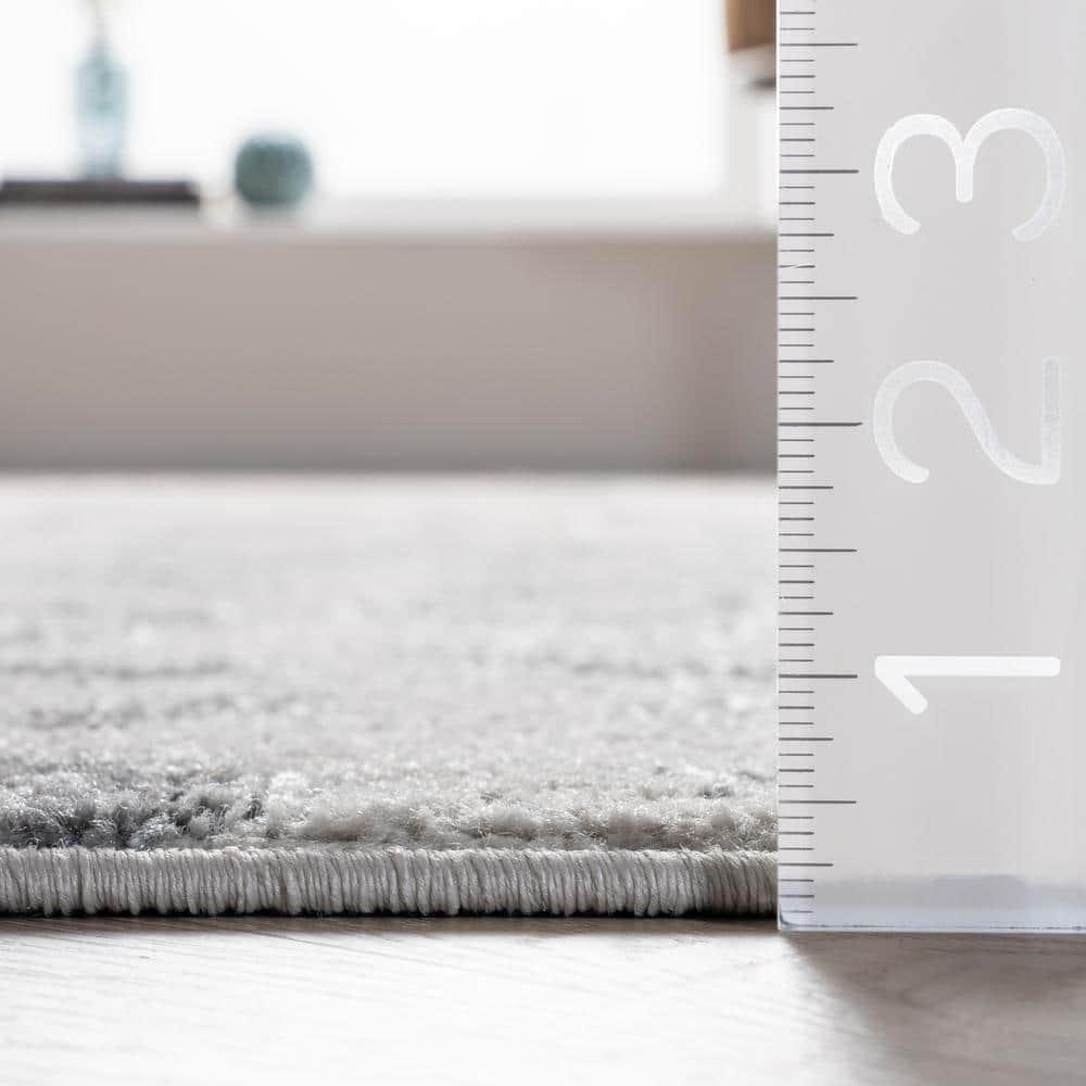 Nuloom Leopard Animal Print 4 Round Accent Indoor Area Rug for Living Room Bedroom Dining Room Entryway Kitchen, Grey/Off White