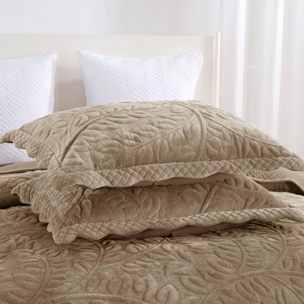 MarCielo Marcielo Oversized Embroidered Velvet Quilt Set With 2 Pillow Shams