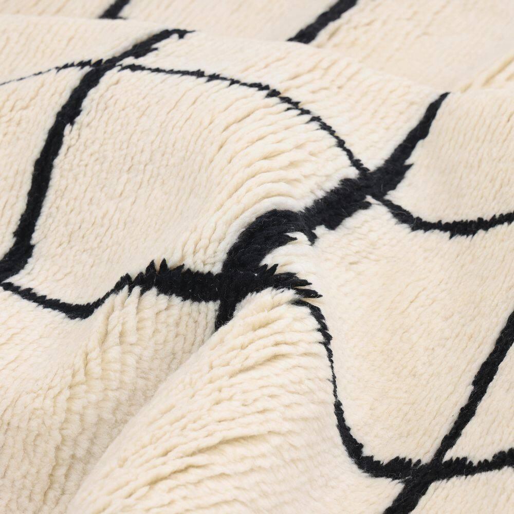Hoxton Ivory/Black Rug