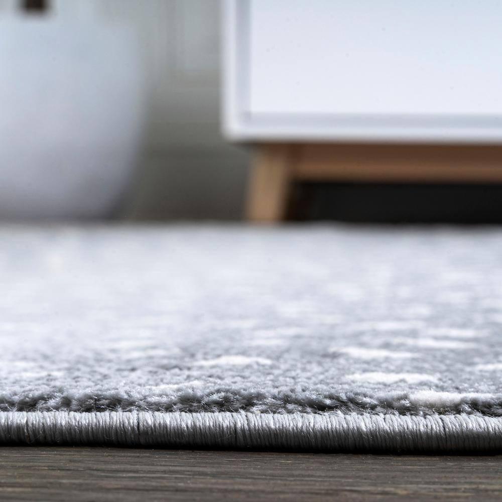 4'x 6' Antelope Modern Animal Area Rug, Light Gray/Cream - JONATHAN Y