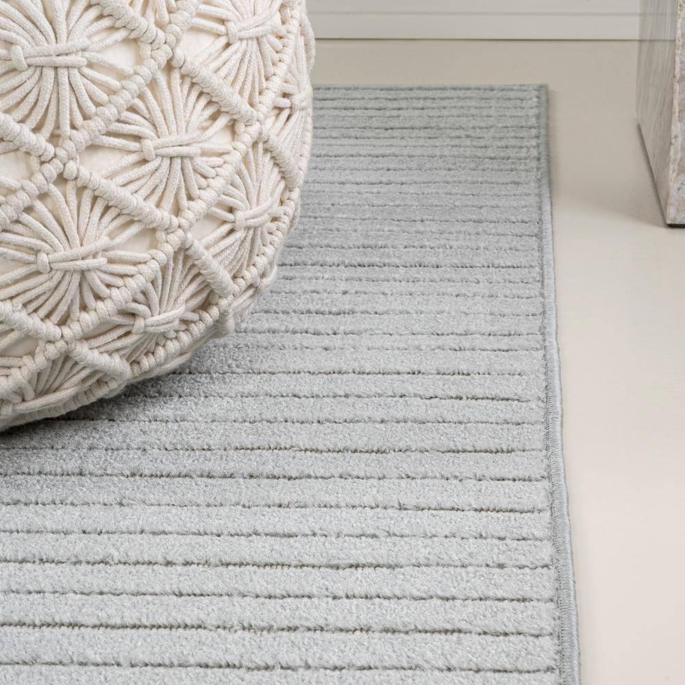 JONATHAN Y Hallie High-Low Minimalist Curve Geometric Light Blue/Cream 4 ft. x 6 ft. Indoor/Outdoor Area Rug