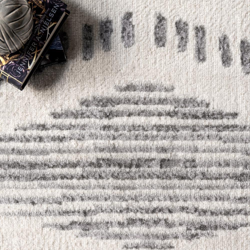4'x6' Briggs Contemporary Striped Area Rug Light Gray - nuLOOM: Geometric Pattern, Low Pile, Indoor Use, Rectangle