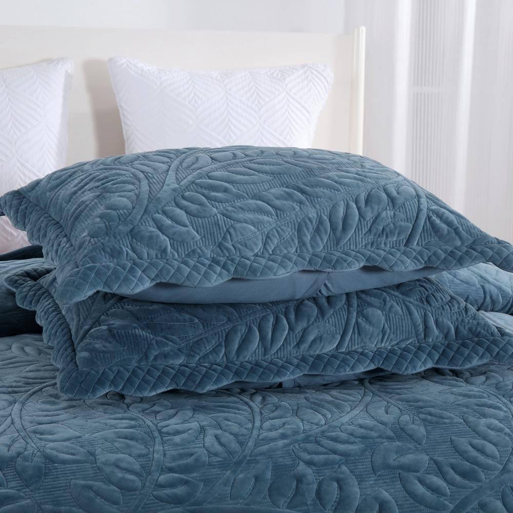 MarCielo Marcielo Oversized Embroidered Velvet Quilt Set With 2 Pillow Shams