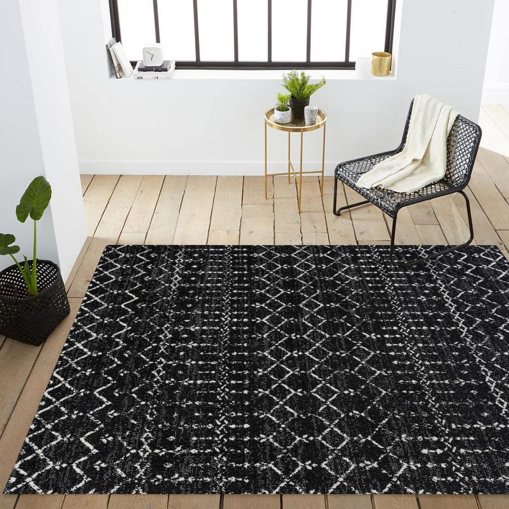 JONATHAN Y Moroccan HYPE Boho Vintage Diamond Black/Ivory 3 ft. x 5 ft. Area Rug
