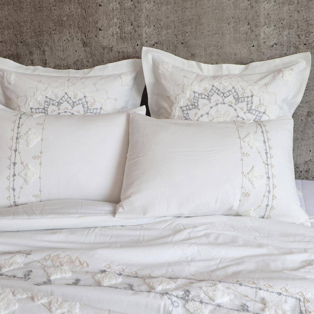 Levtex home AB Harleson Medallion Comforter Set