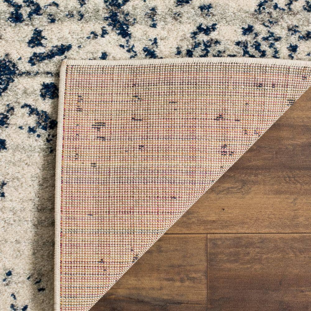Madison MAD603 Power Loomed Indoor Area Rug - Cream/Navy - 5'3" Round - Safavieh
