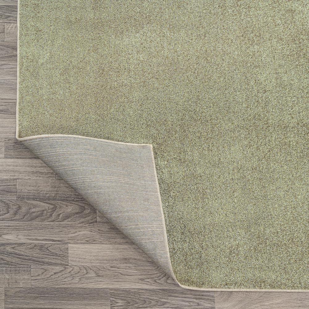 JONATHAN Y Twyla Classic Solid Low-Pile Machine-Washable Sage Green 5 ft. x 8 ft. Area Rug