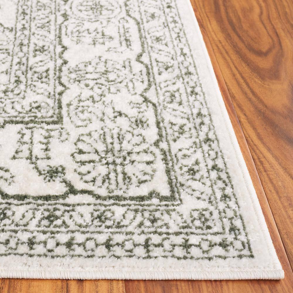 SAFAVIEH Adirondack Xavier Oriental Area Rug, Ivory/Dark Green, 8' x 10'