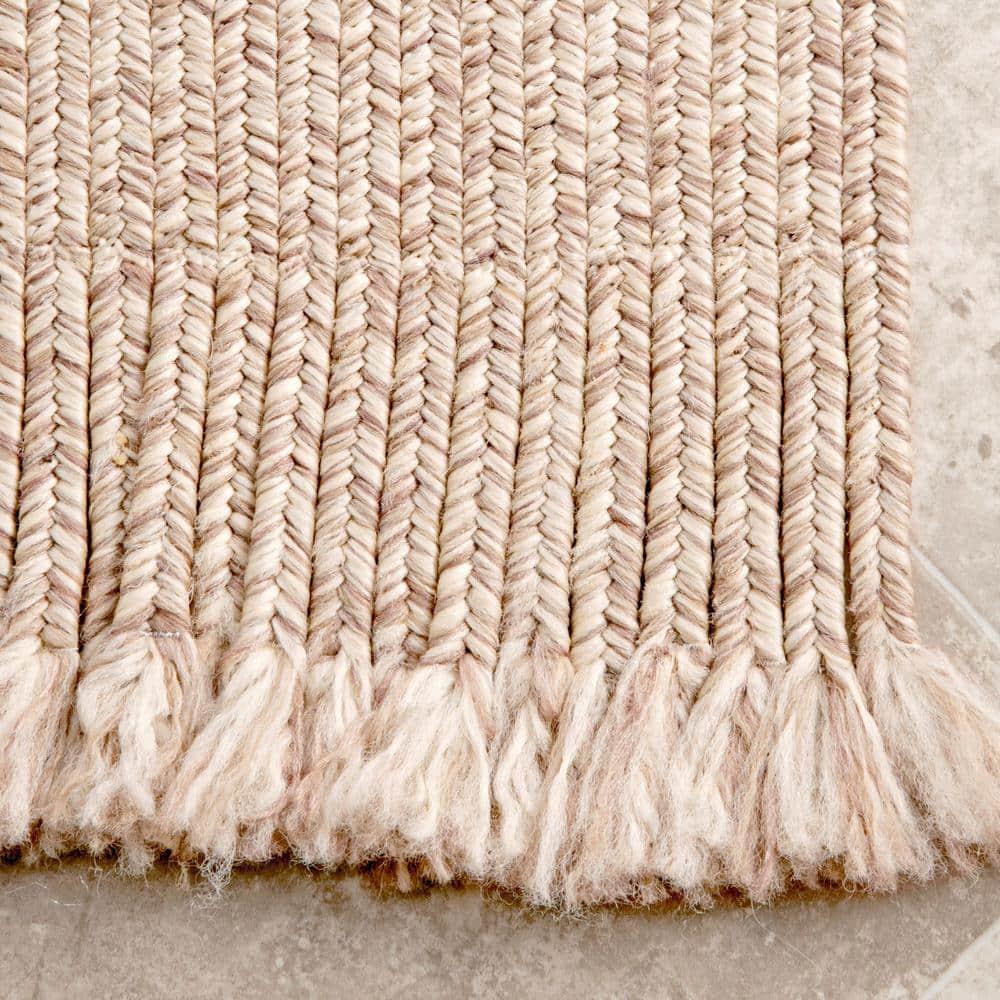 Nuloom Braided Courtney Tassel Indoor/Outdoor Area Rug, 3' x 5', Tan