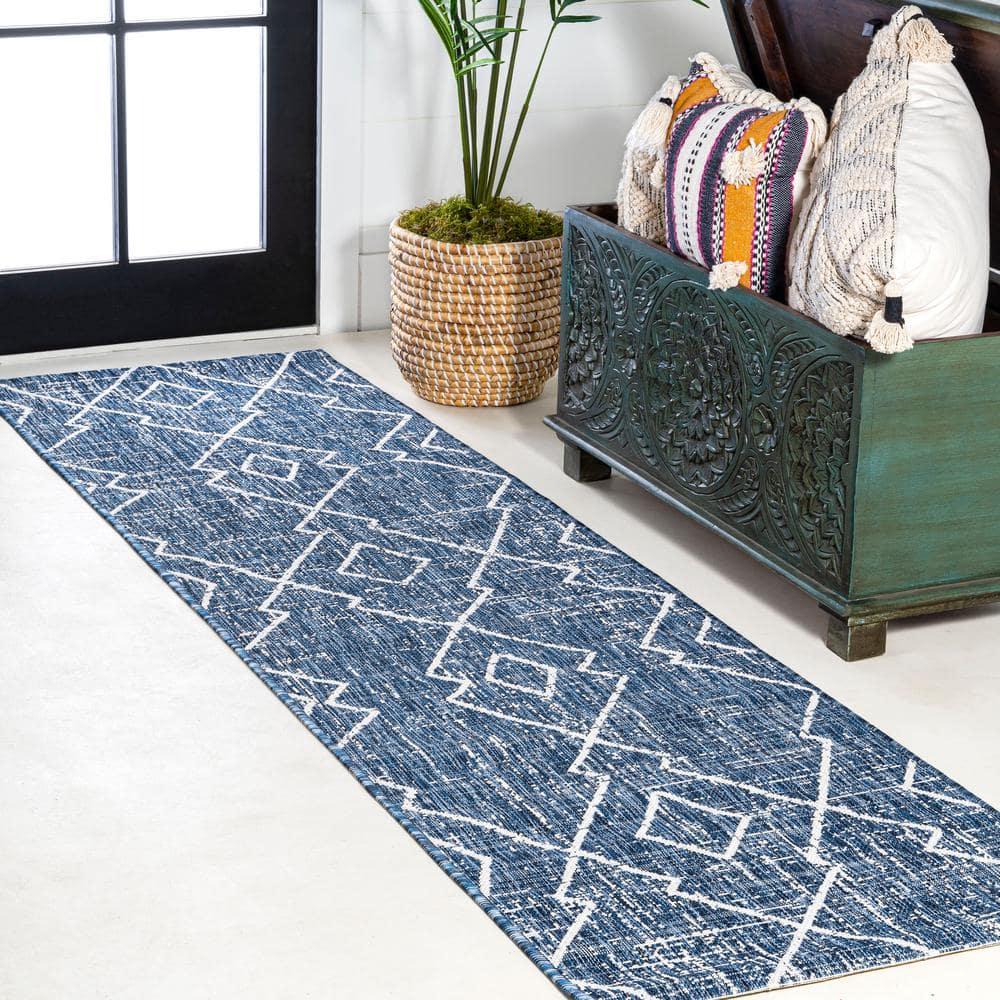 2'x8' Carwa  Diamond Trellis Indoor/Outdoor Runner Rug, Blue/Ivory - JONATHAN Y