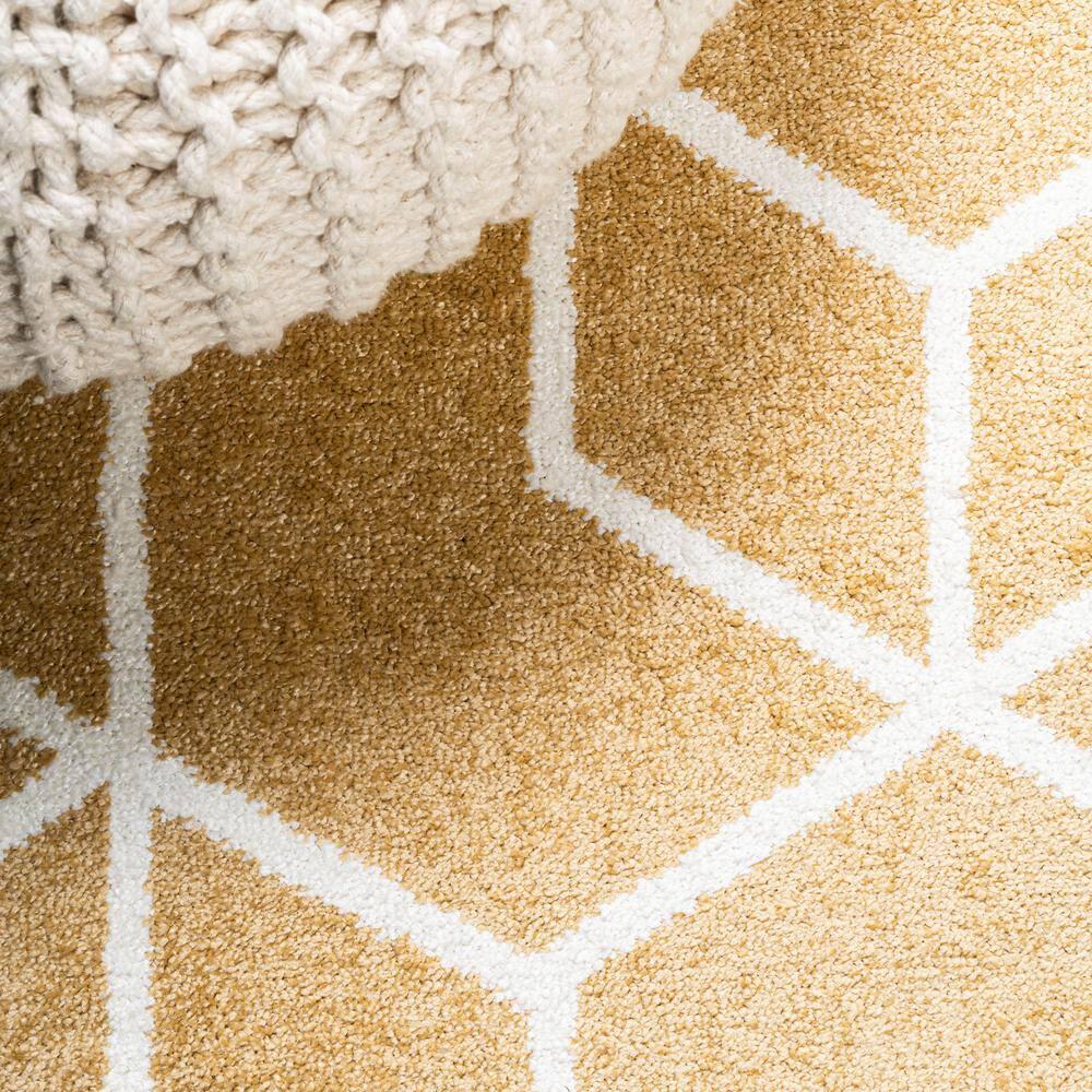 5'x8' Tumbling Blocks Modern Geometric Area Rug, Gold/White - JONATHAN Y