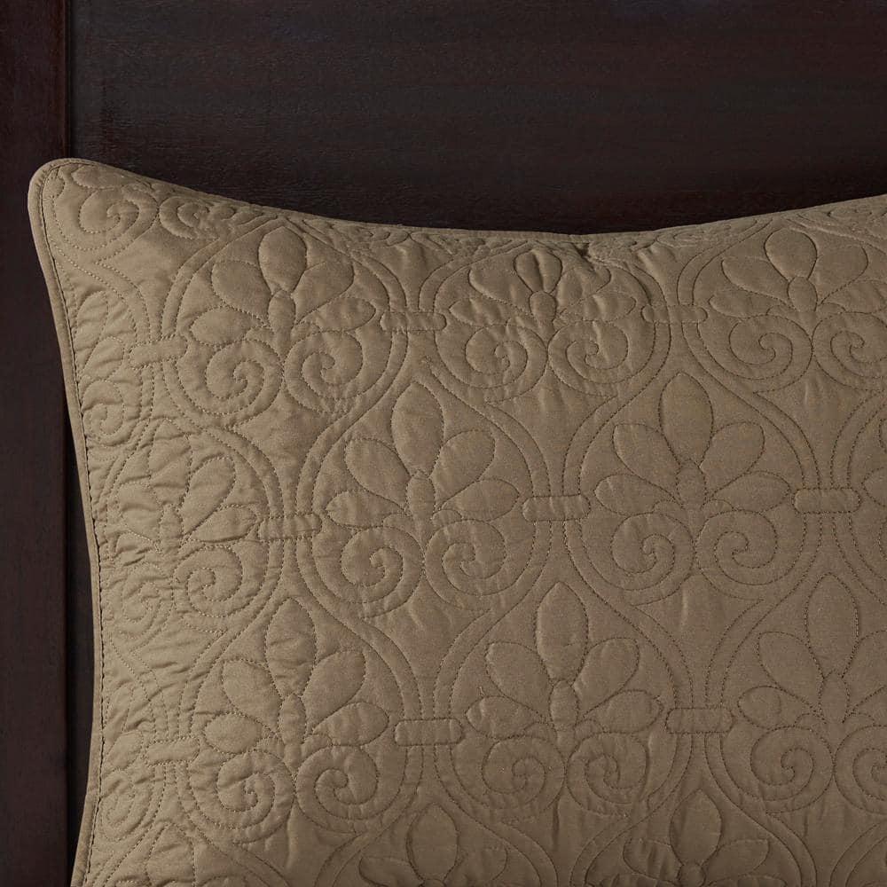 Madison Park Quebec Reversible Quilt Set