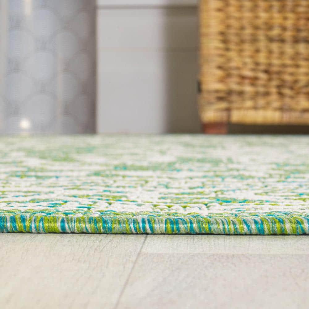 8' x 10' Sinjuri Medallion Textured Weave Indoor/Outdoor Area Rug, Cream/Green - JONATHAN Y