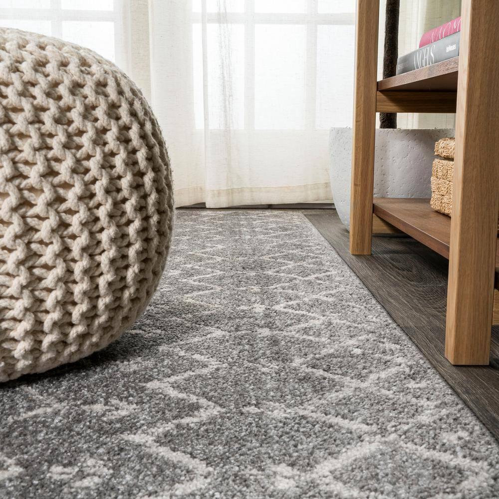 JONATHAN Y Moroccan HYPE Boho Vintage Diamond Gray/Ivory 5' Square Area Rug