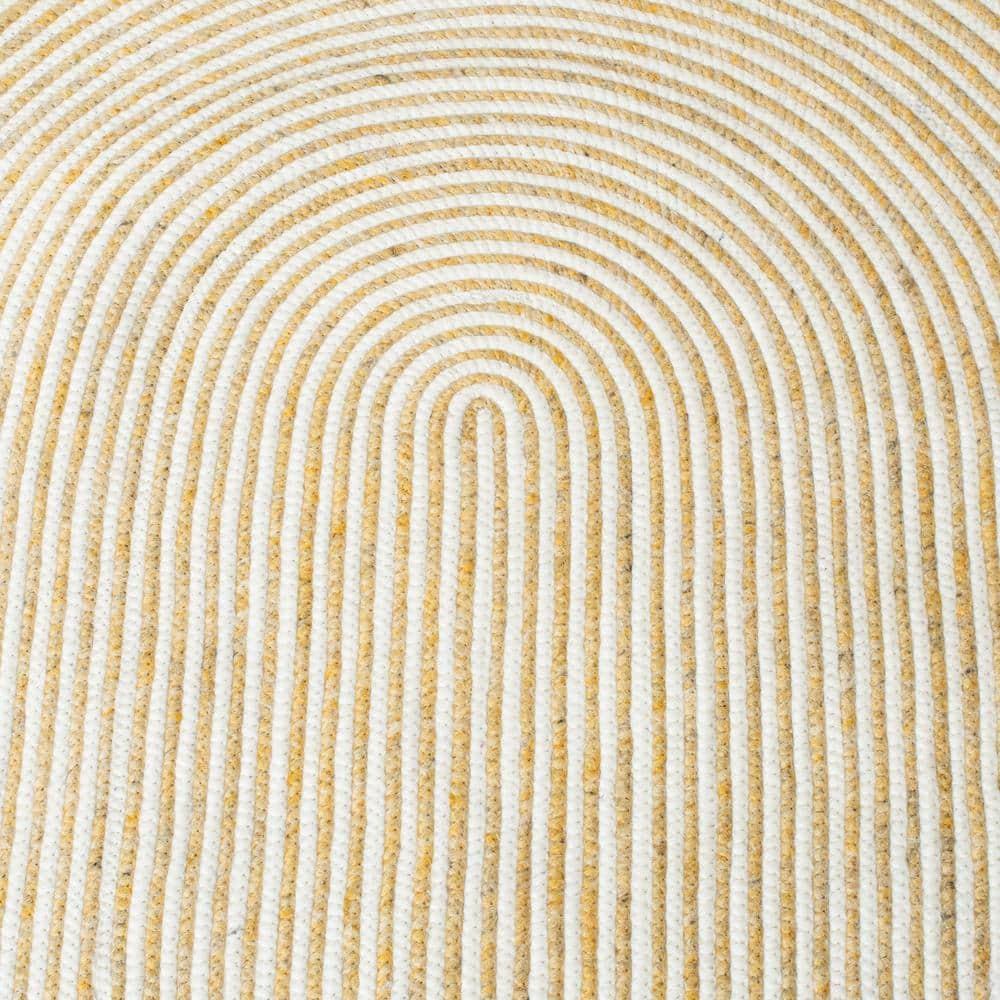 Gracie Oaks Kourtlynn Hand Woven Performance Rug