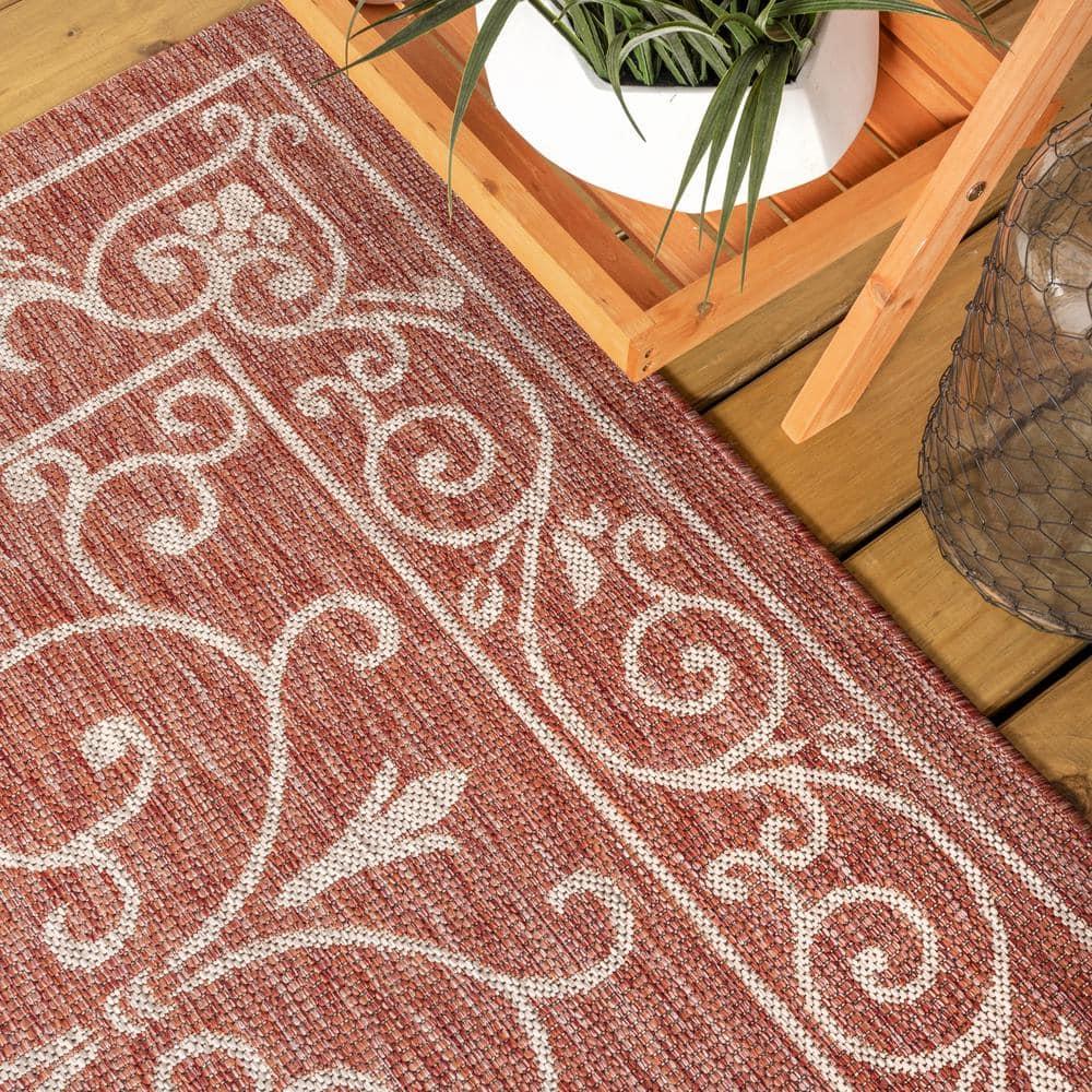 5' Round Charleston Vintage Filigree Textured Weave Indoor/Outdoor Area Rug, Red/Beige - JONATHAN Y