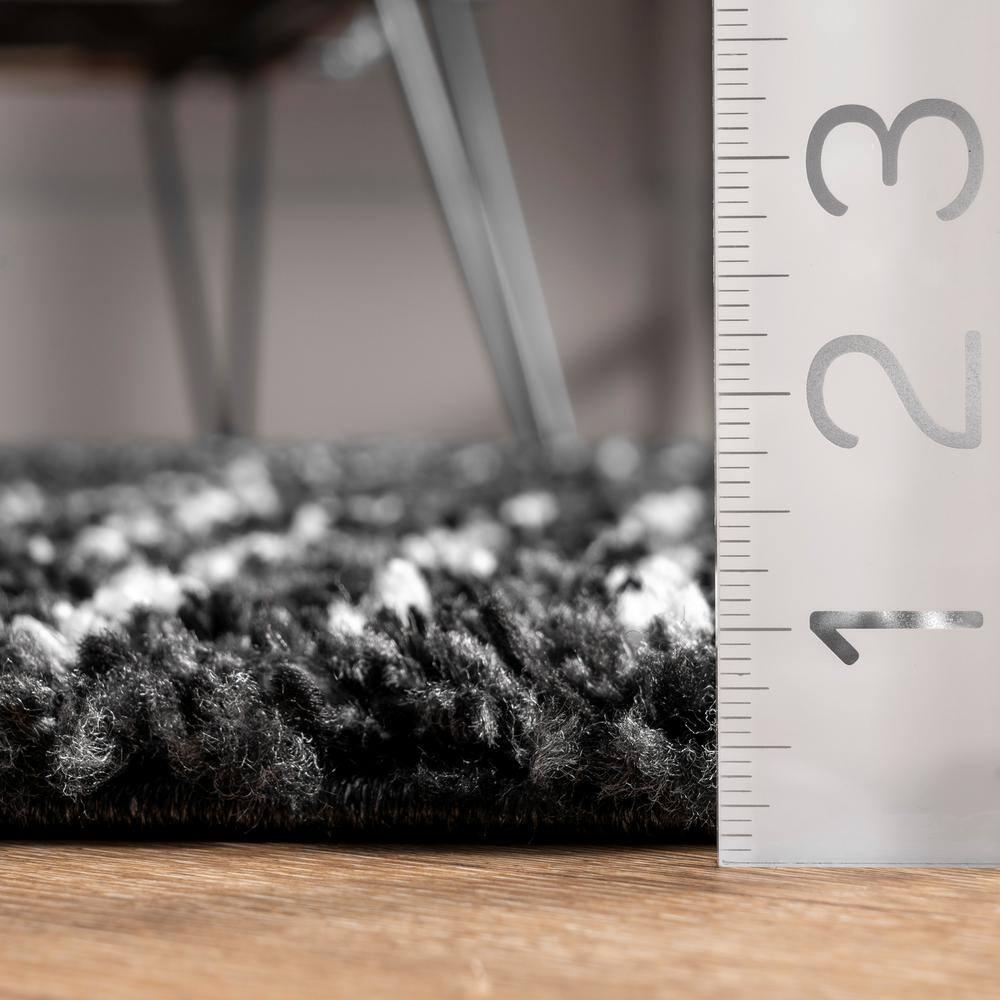 Nuloom Bria Geometric 4x6 Shag Indoor Area Rug for Living Room Bedroom Dining Room Nursery, Black/Ivory