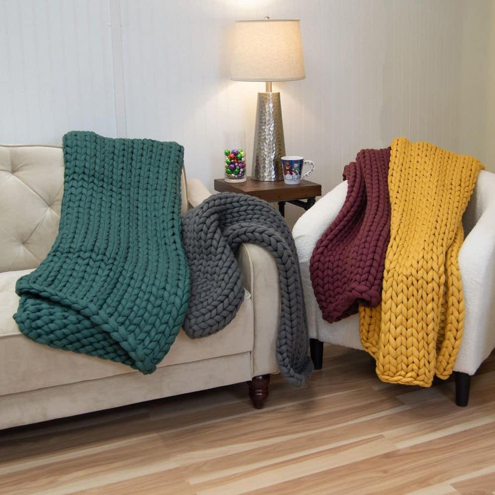 Donna Sharp Chunky Knit Gold Contemporary Decorative Throw Blanket with Over-Sized Loop Pattern
