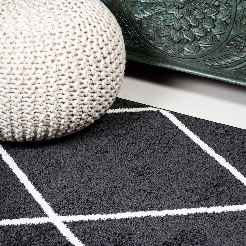 2'x10' Cole Minimalist Diamond Trellis Runner Rug, Black/White - JONATHAN Y