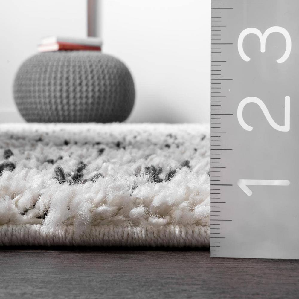 Nuloom Vasiliki Geometric 2x3 Accent Shag Indoor Area Rug for Living Room Bedroom Dining Room Nursery Entryway, Off White/Charcoal