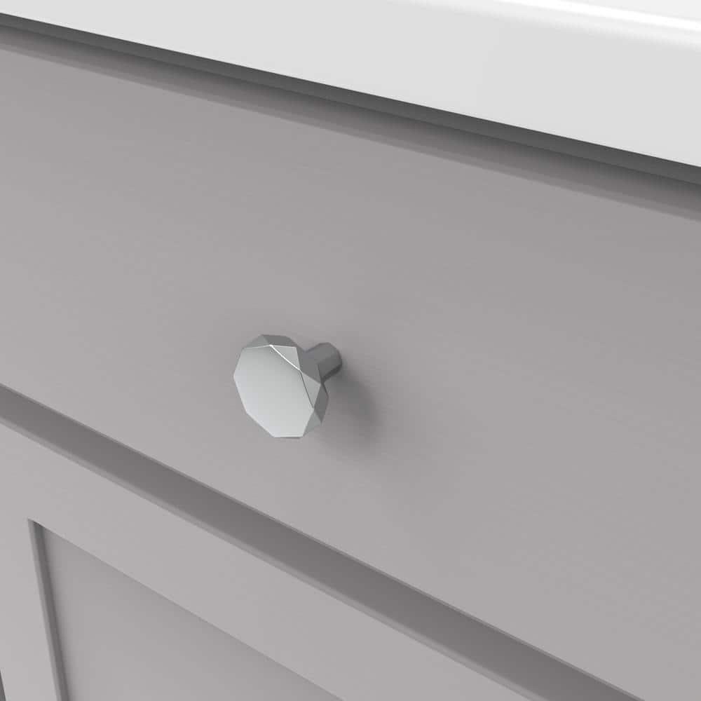 Karat 1.25" Diameter Round Knob