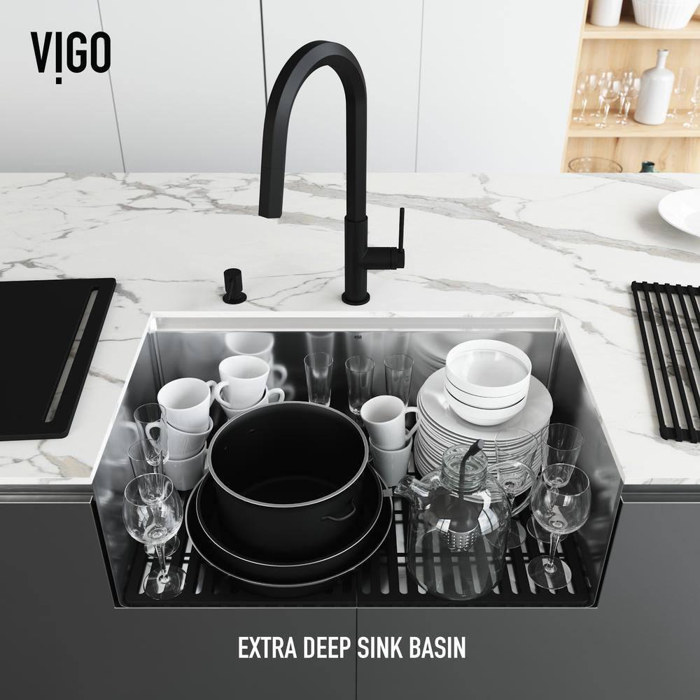 Vigo VGR3320CK1 32-inch Farmhouse Stainless Steel Kitchen Sink, Grid and Strainer
