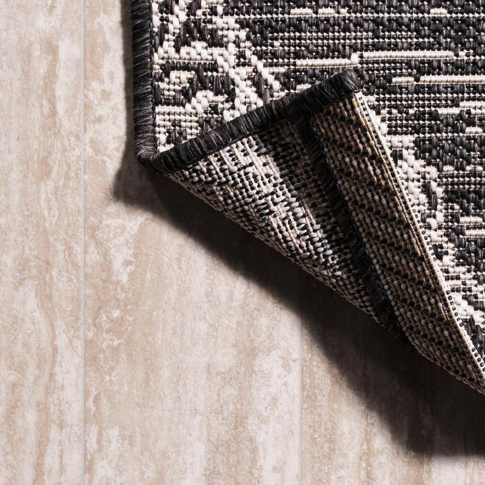 JONATHAN Y SMB121B-5 Tuscany Ornate Medallions Black/Ivory 5 ft. x 8 ft. Indoor/Outdoor Area Rug, Casual, Pet Friendly, Stain Resistant, Easy to Clean, for Patio, Living Room; Kitchen, Bedroom