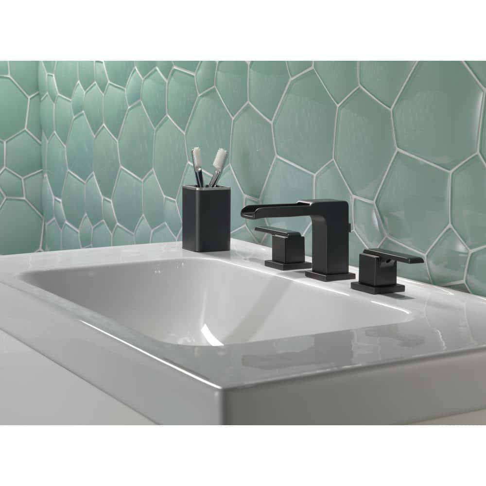 Ara Widespread Bathroom Faucet with Drain Assembly and DIAMOND Seal Technology