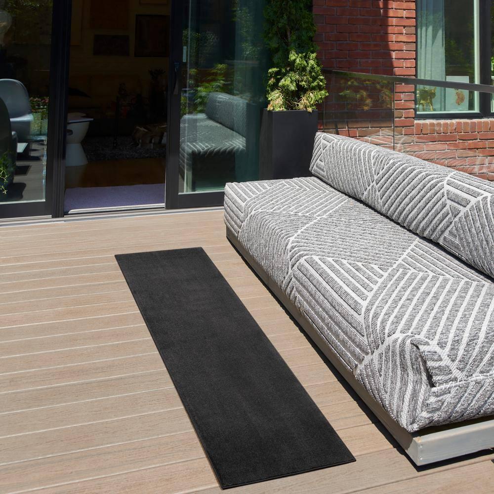 Nourison Essentials Easy Care Indoor Outdoor Area Rug - Black 2'2" x 10'