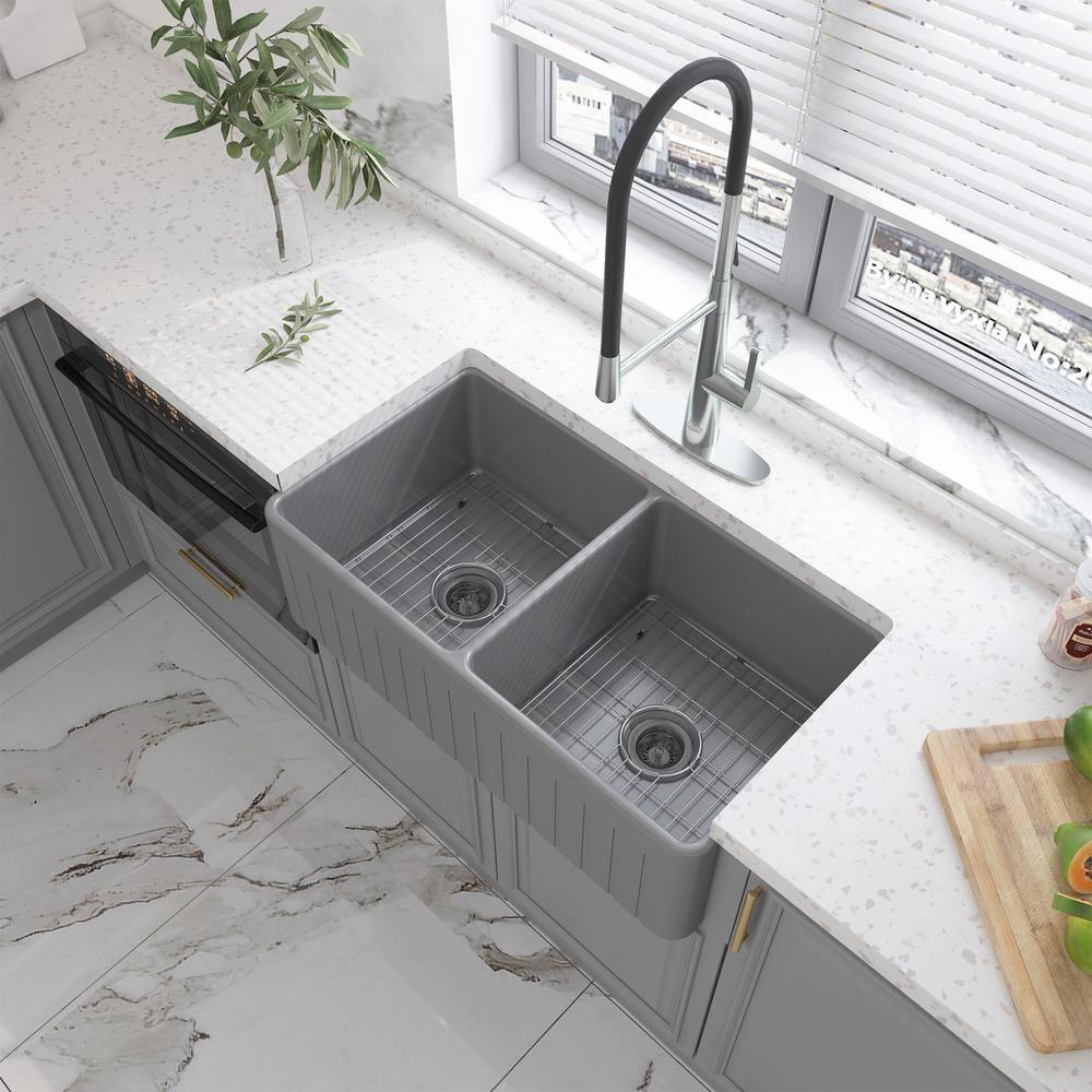 33-Inch Striped Farmhouse Reversible Apron Front Fireclay Double Bowl Kitchen Sink with Grid and Drainer，Matte Grey