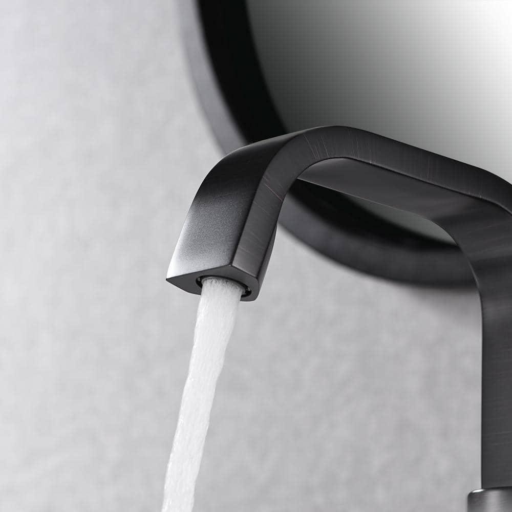 Single Hole Bathroom Faucet with Drain Assembly