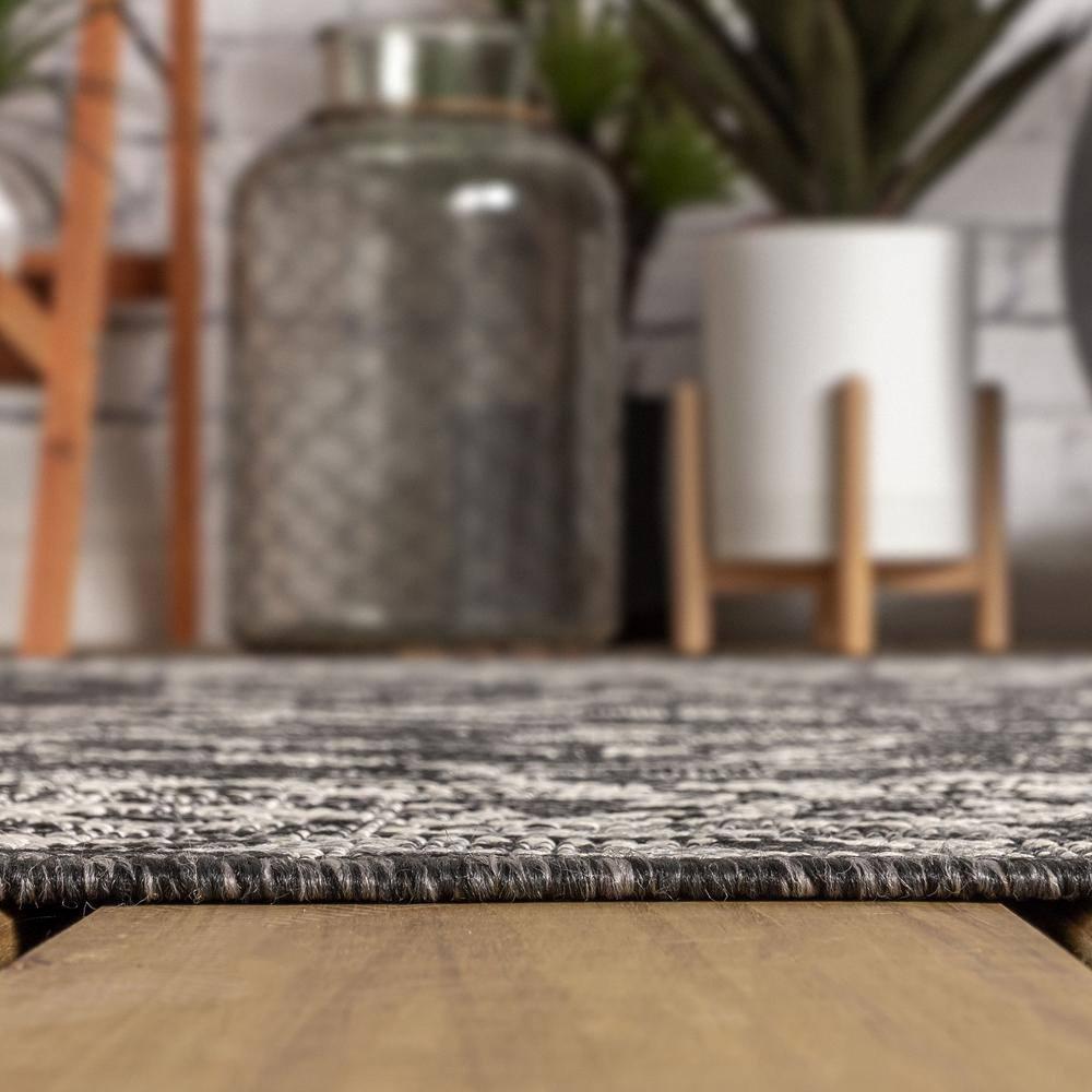 4'x6' Palazzo Vine and Border Textured Weave Indoor/Outdoor Area Rug, Black/Gray - JONATHAN Y