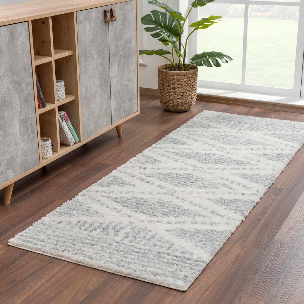 Union Rustic Hrinda Indoor Rug