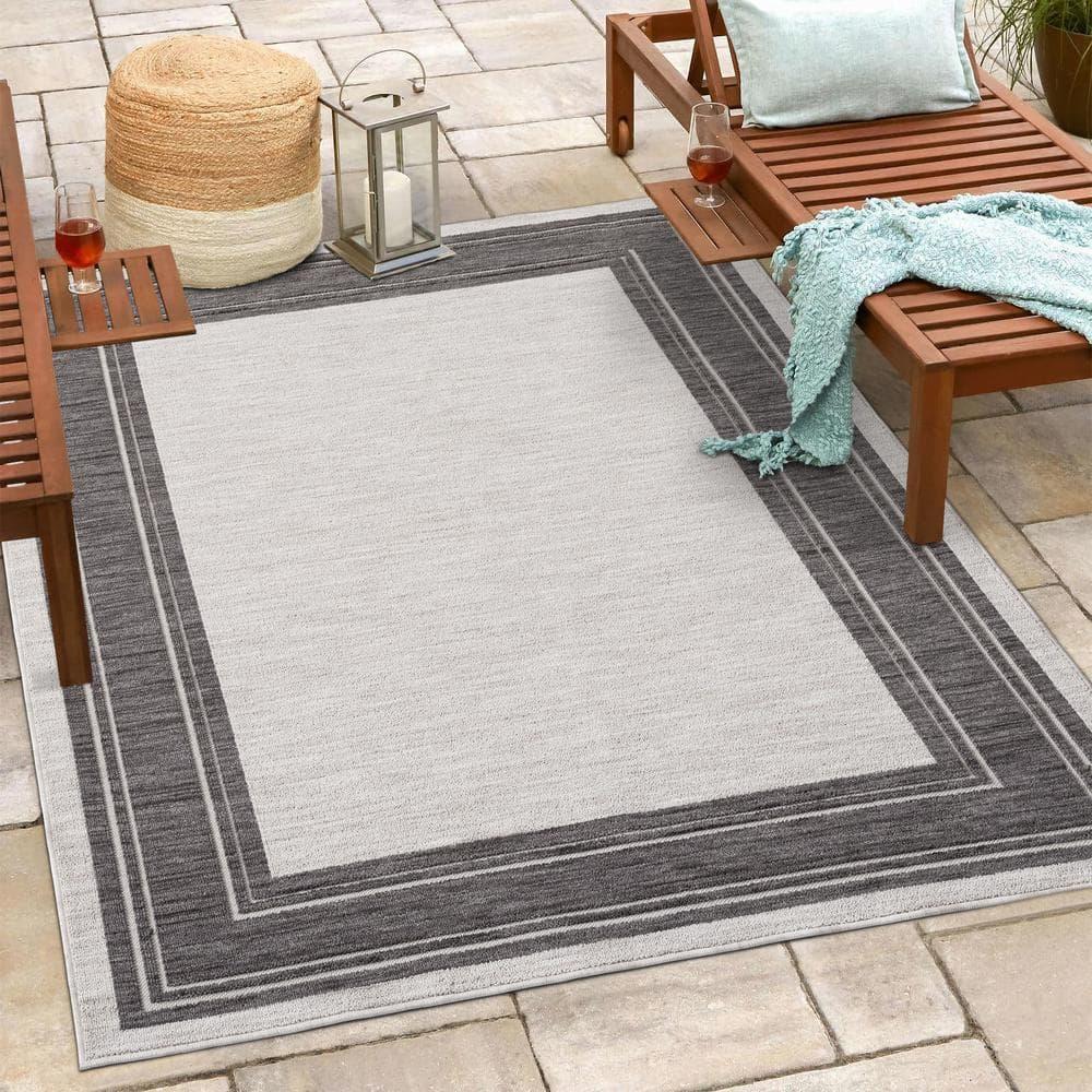 Wyatt Ivory/Gray 5 ft. x 7 ft. Bordered High-Low Yarn Indoor/Outdoor Area Rug