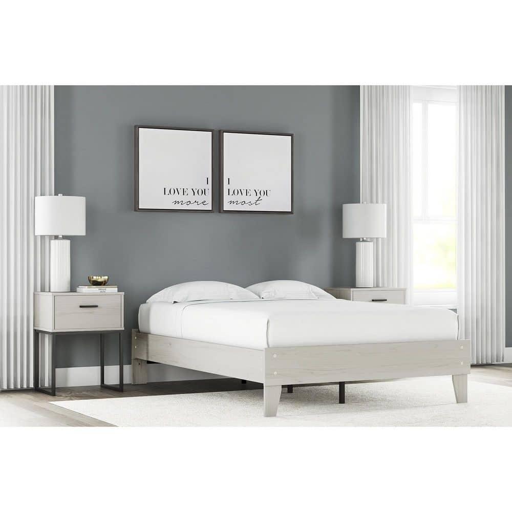 Queen Socalle Platform Bed Natural - Signature Design by Ashley