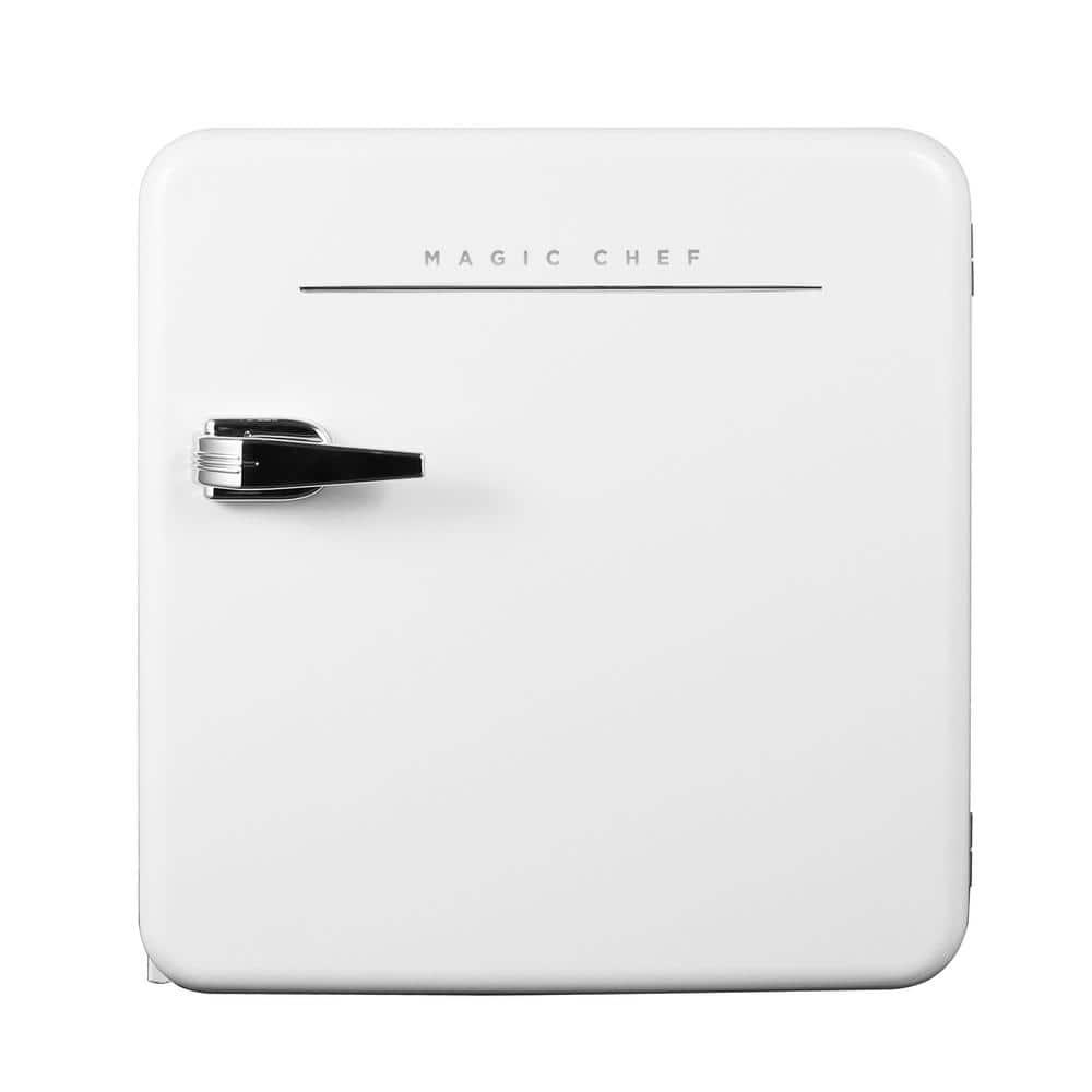 Magic Chef Magic Chef Retro 1.6 Cubic Feet Portable Mini Fridge